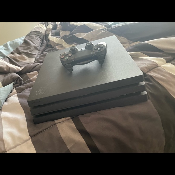 PlayStation 4 prob - Picture 3 of 3